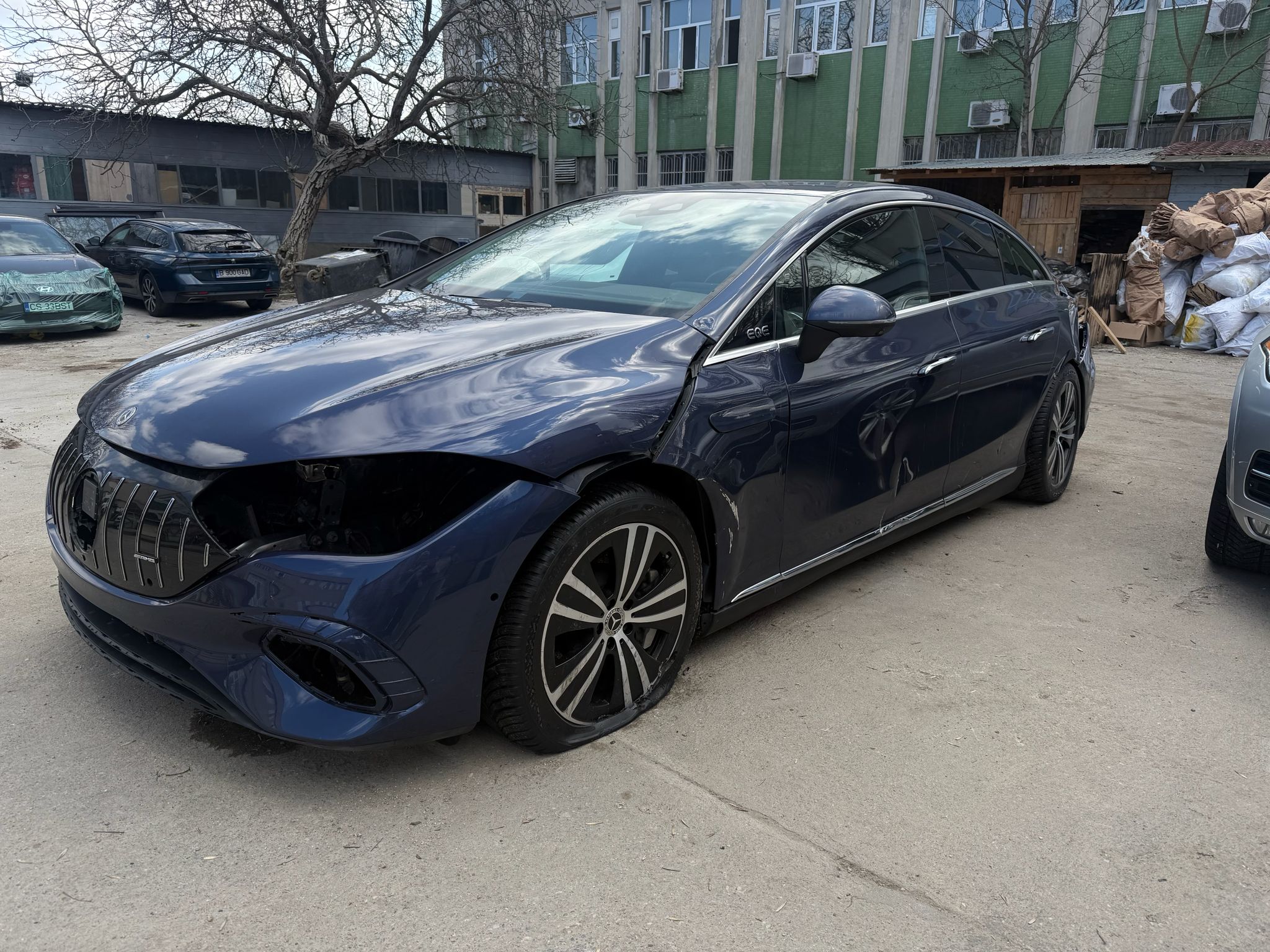Mercedes-Benz EQE 300 2023 – Hyperscreen – 245 CP